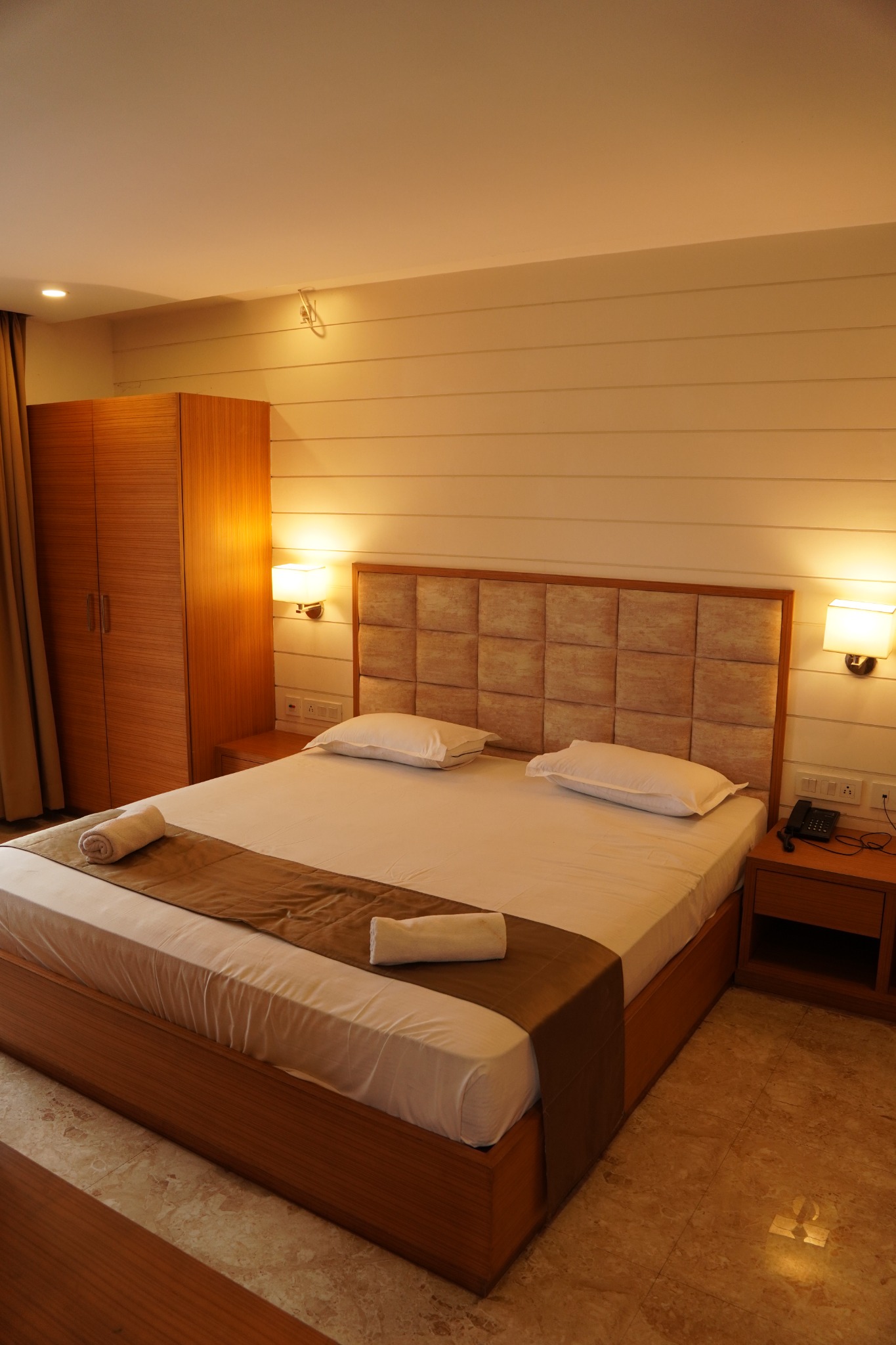 Lake-view room