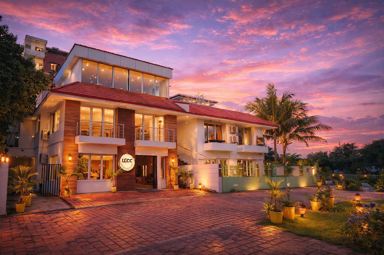 Clubhouse event exterior
